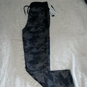 Camouflage fleece lined sweatpants